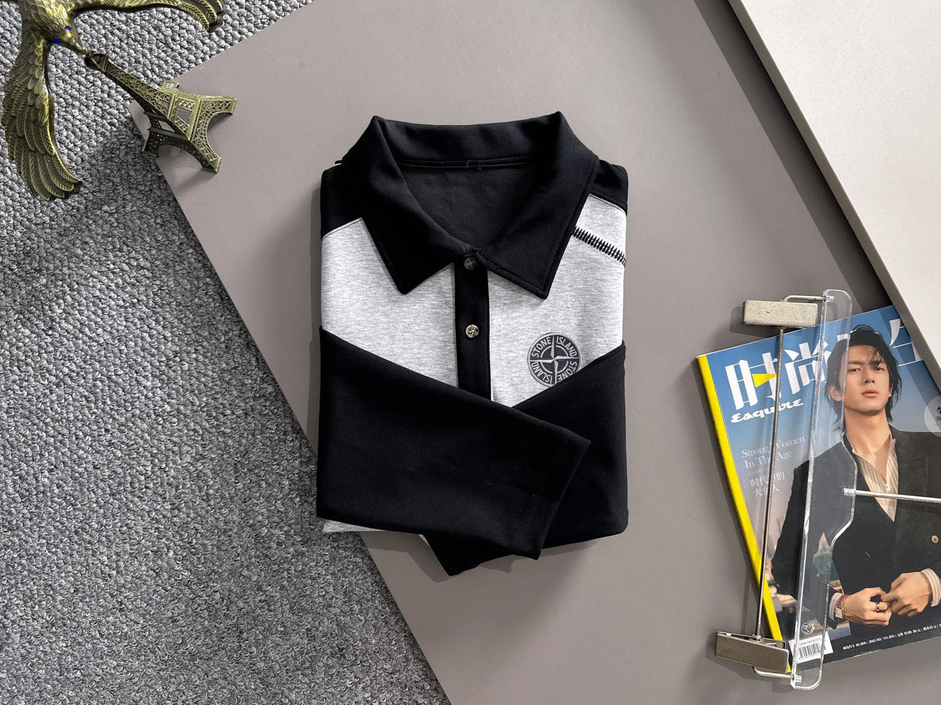 P360 Stone Island is the exclusive first release of 25ss autumn and winter new lapel sweatshirt long-sleeved men and women. Many celebrities share the same style. Craftsmanship that ordinary small workshops cannot copy. We are not afraid of any challenges in terms of materials, detail restoration and craftsmanship, just to provide you with wonderful products. Compare the top original versions at will. No expense is spared just to make it better. Unique imported fabric feel. Purely imported German machine production. Precision operation. Thousands of needles density. Full set of new accessories with three standards for simultaneous customization. The upper body is versatile and fashionable. A perfect choice for autumn and winter, a must-have item. Size chart: m-4XL (please state your height and weight when placing an order)